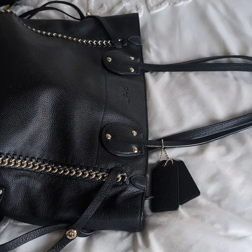 Coach ♣️Limited Edition Tatum Whipstitch Shoulder Bag /Gold Chain Detailing